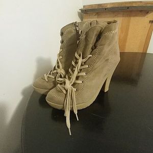 Charlotte russe size 7 suede booties