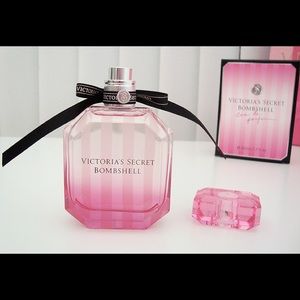 Victoria’s Secret Bombshell 1.7 fl oz perfume
