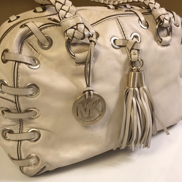 ✨Authentic Michael Kors handbag✨ - Picture 2 of 7