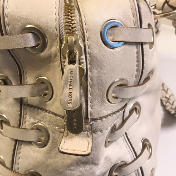 ✨Authentic Michael Kors handbag✨ - Picture 5 of 7