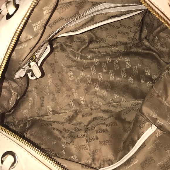 ✨Authentic Michael Kors handbag✨ - Picture 6 of 7