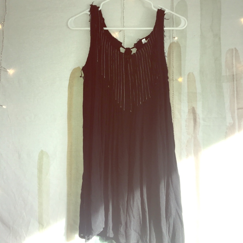 Cute black top/ dress!