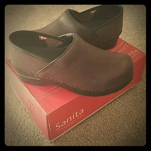 Sanita clogs