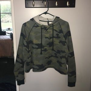 Cute Camo Cropped hoodie