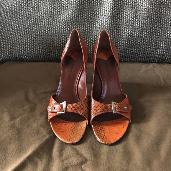 BCBG MAXAZRIA PUMP - Picture 3 of 7