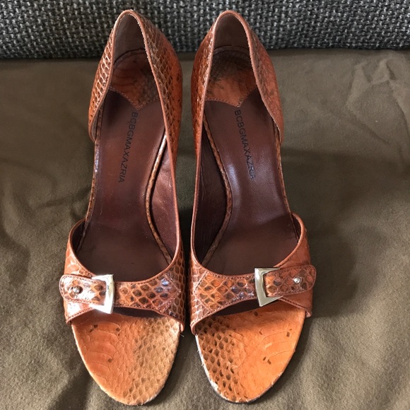 BCBG MAXAZRIA PUMP - Picture 4 of 7