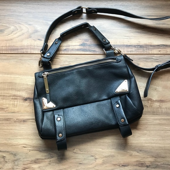 Steve Madden Handbags - Steve Madden | Black | Crossbody Bag
