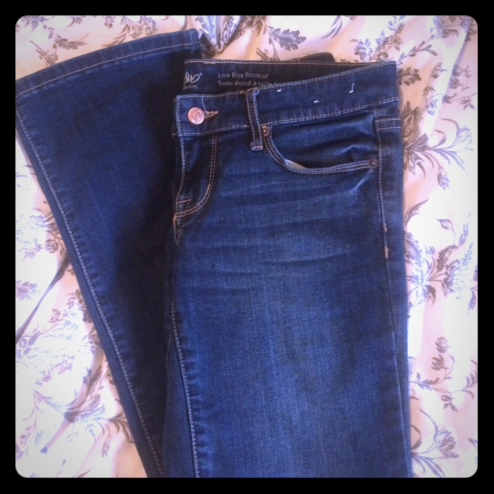 Mossimo Jeans, Low Rise Bootcut, Worn only once!!