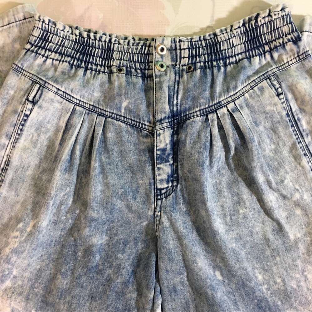 Totally 80’s 😎 BLEACH WASH RELAXED FIT JEANS