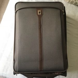 london fog large suitcase
