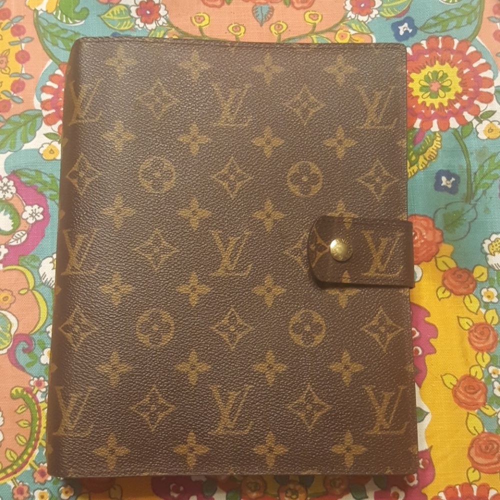 AUTHENTIC LV AGENDA AND ADDRESS BOOK