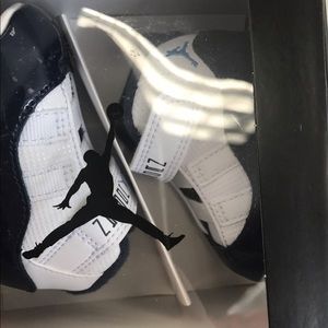 Meet your Posher, Robin