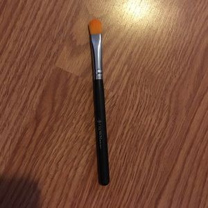 Crown Brush C224 Oval Concealer brush