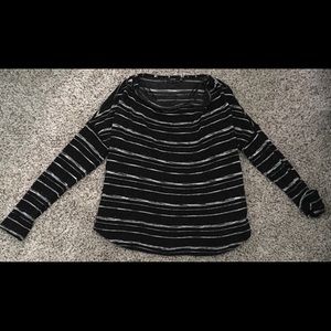 Light weight women’s long sleeve knitted top