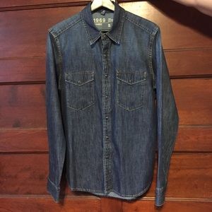 GAP Medium Wash Chambray Shirt