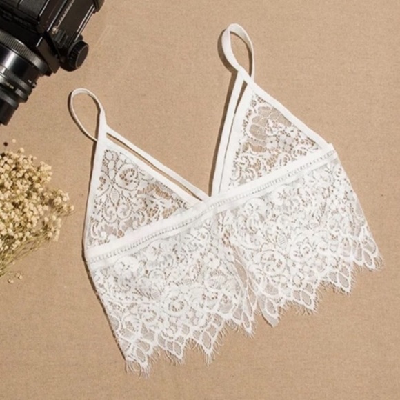 White Lace Bralette🌺 - Picture 2 of 4