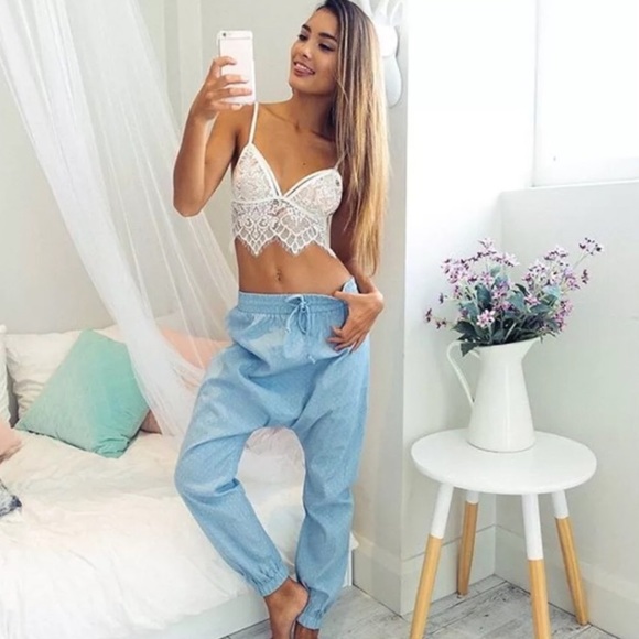 White Lace Bralette🌺 - Picture 4 of 4