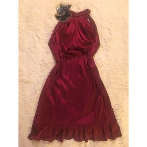 Vera Wang sleeveless halter dress w/ flower detail