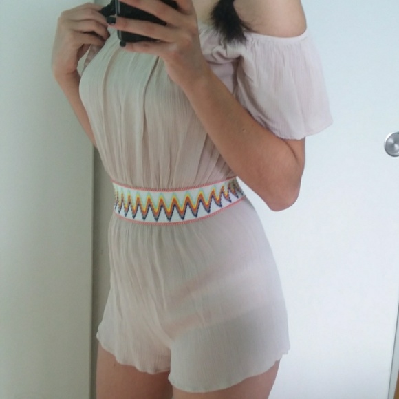 🌵🦂 Desert Vibe Tan Romper 🦂🌵 - Picture 2 of 3