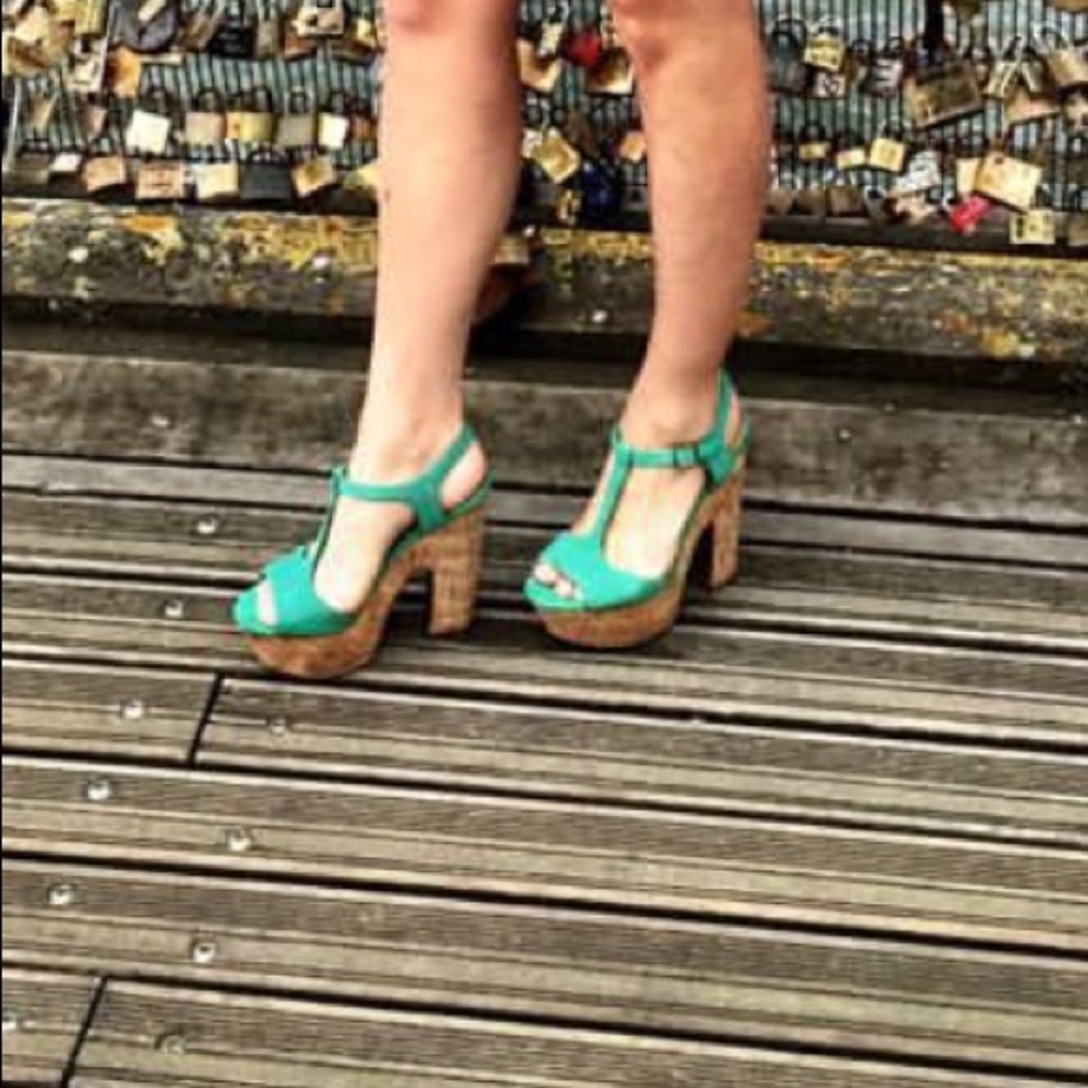 Steve Madden Gloria Wedges Size 6