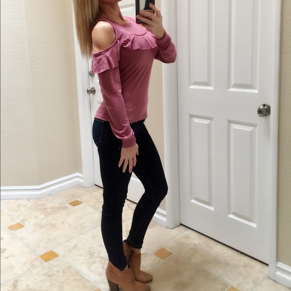 RESERVED Mauve Pink Cold Shoulder Ruffled Top - Picture 4 of 5