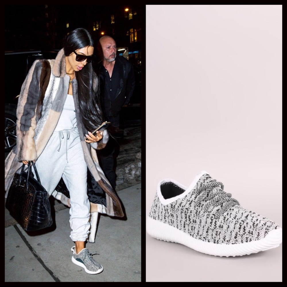 CLEARANCE‼️Slip on Sneakers - Picture 2 of 7