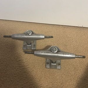 Independent trucks