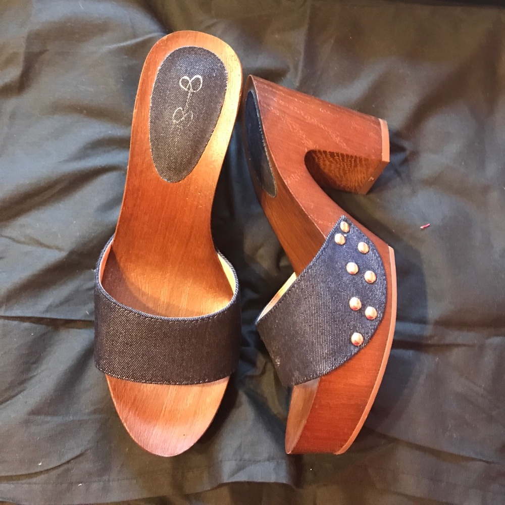 Jessica Simpson Karema