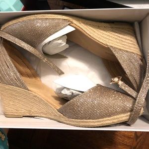 White Mountain Cisco LtGold/Glitter Wedge sandals