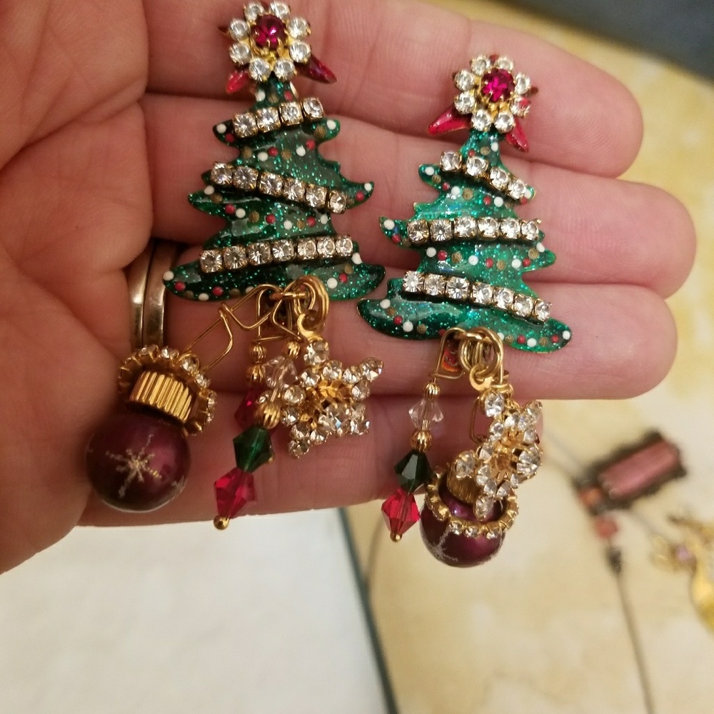 Vintage ** Lunch at the Ritz ** Christmas earrings
