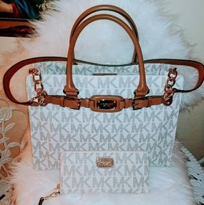 🚫SOLD🚫Authentic Michael kors bag and wallet set