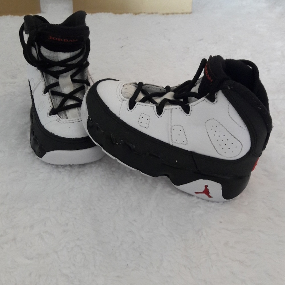 Retro 9 - Picture 2 of 5