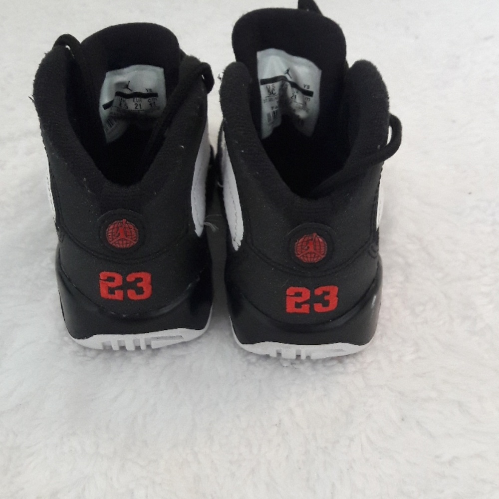 Retro 9 - Picture 3 of 5