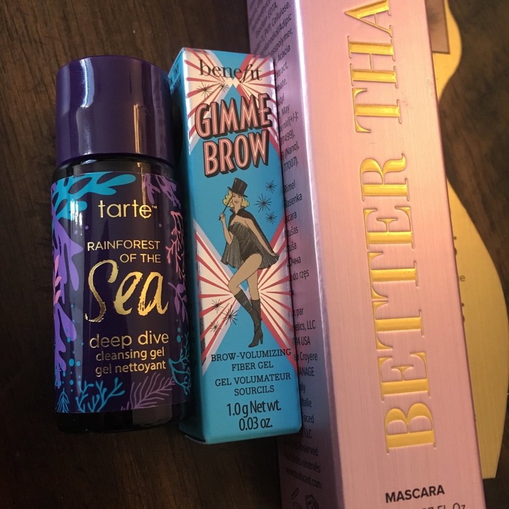 High end makeup bundle! - Picture 2 of 3