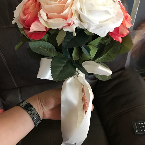 Wedding bouquet & tiara