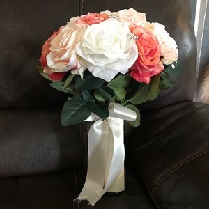 Wedding bouquet & tiara