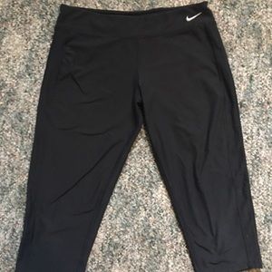 Nike Crop Leggings