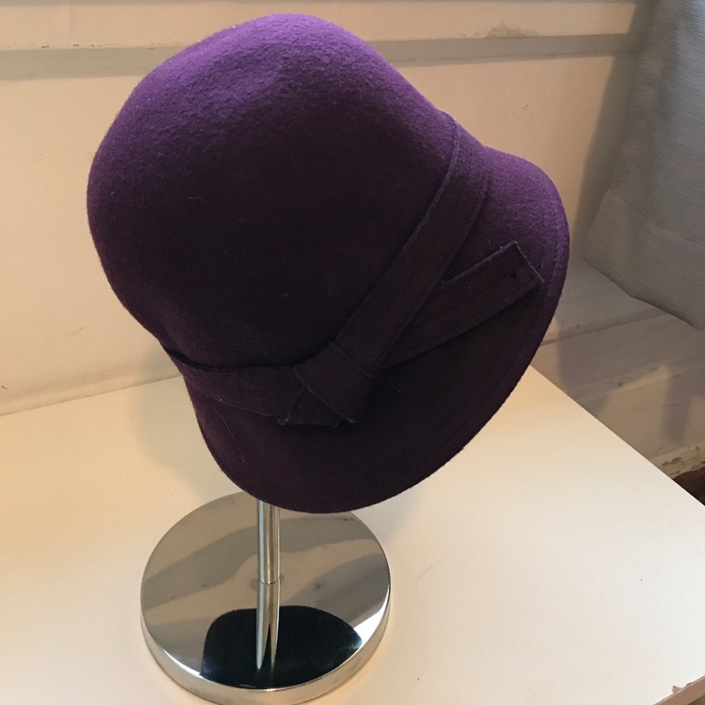 Bell hat - Picture 2 of 2