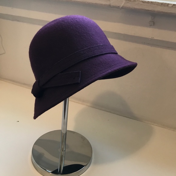 Bell hat - Picture 1 of 2