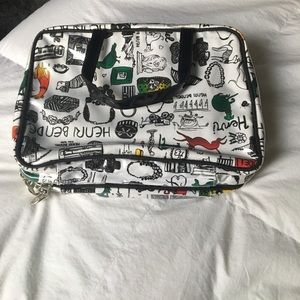Henri Bendel Makeup Bag (Never been used)