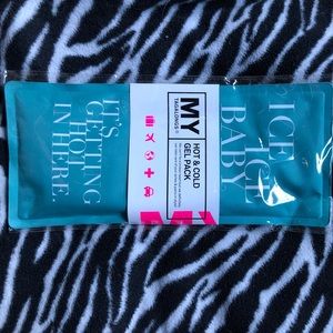 🚨ON HOLD🚨HOT & COLD GEL PACK