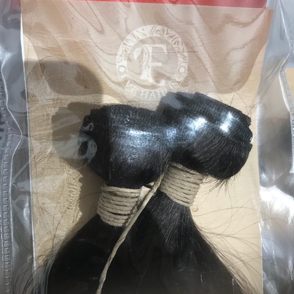 Brazilian Virgin Remy Human hair 24 Inch Bundle main image 5