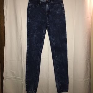 tie dye high waisted jeans from American eagle.