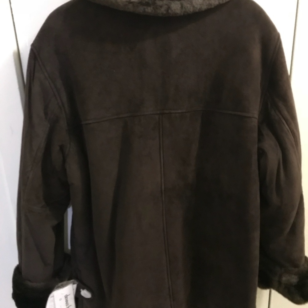 Coat - Picture 2 of 4
