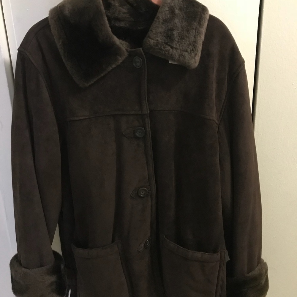 Coat - Picture 3 of 4