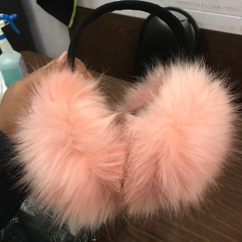 Oversized earmuffs