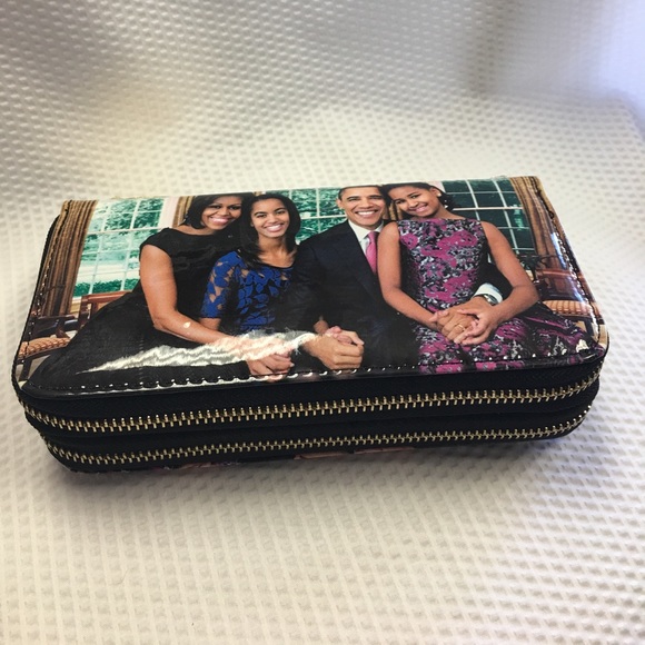Obama Family High Gloss Portrait Wallet - Picture 8 of 8