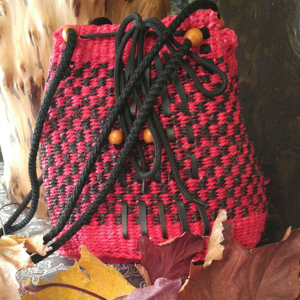 Women's Hand Woven Purse