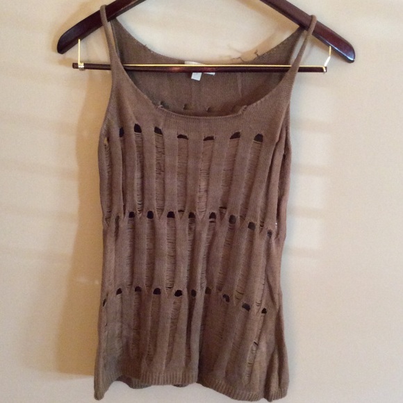 GB distressed tank top - Picture 1 of 3
