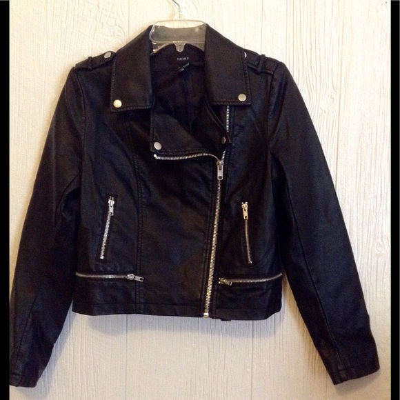 Forever 21 Jackets & Blazers - Forever 21 Black Jacket Soft Faux Leather 💋